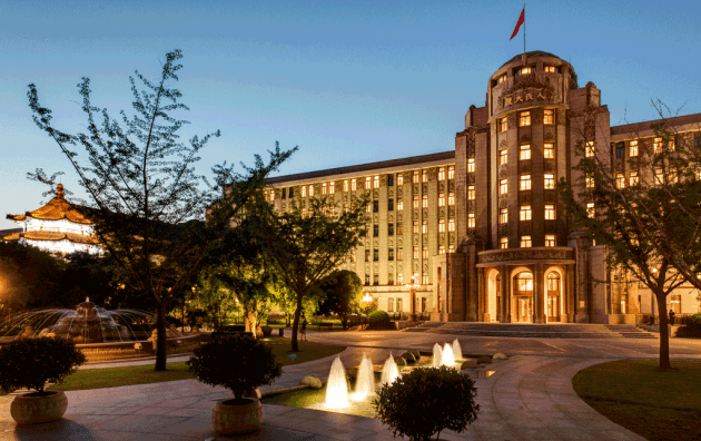 People's Grand Hotel Xian, China Photography: Bill Lorenz
